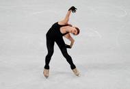 Na ledě, leč v jiné hale, si zatrénovali také čeští krasobruslaři Eliška Březinová...