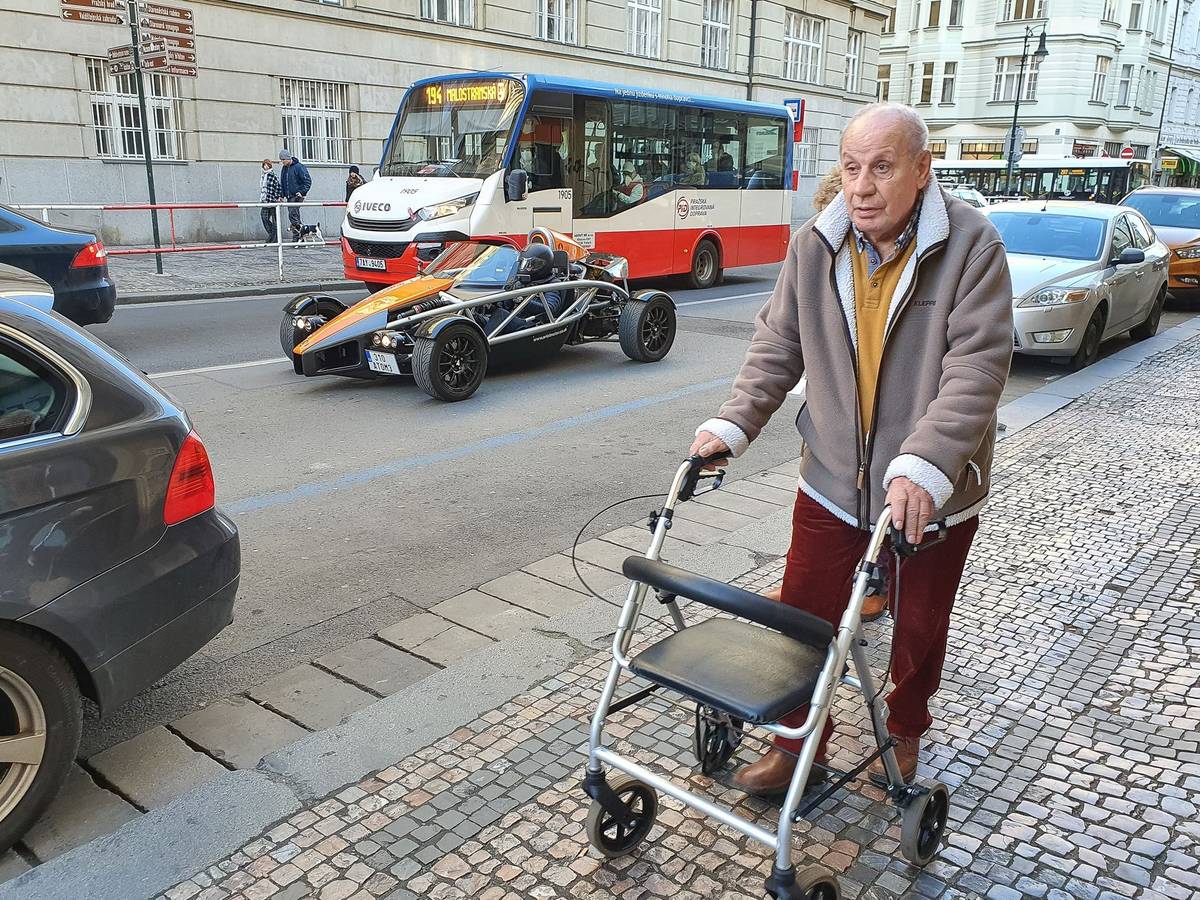Před volbami je v Praze opět velké téma automobilová doprava versus ta zbylá.