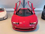 Žádná jiná nebyla dostatečně úzká na to, aby autu zůstaly "přimhouřené oči".