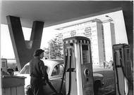 Obdobou československé Benziny byla v NDR síť čerpacích stanic Minol.