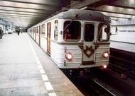 K hromadné dopravě v Praze kromě tramvají a autobusů nedílně patří i metro. To bylo zprovozněno 9. května 1974 linkou C.