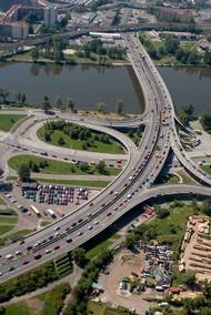 Most Barikádníků.