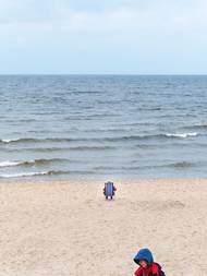 A na závěr ještě několik z fotek z květnového workshopu na pobřeží polského Baltu, který jsem vedl jako lektor. Sešla se na něm parta moc fajn lidí. (Nekonečné představení, Miedzyzdroje, květen 2022).