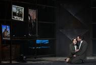 Anežka Šťastná v roli Julie a David Punčochář jako Winston Smith.