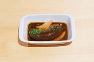 Jedna z výrazných pochoutek restaurace - kachní jelito pečené na hruškách (boudin noir de canard).