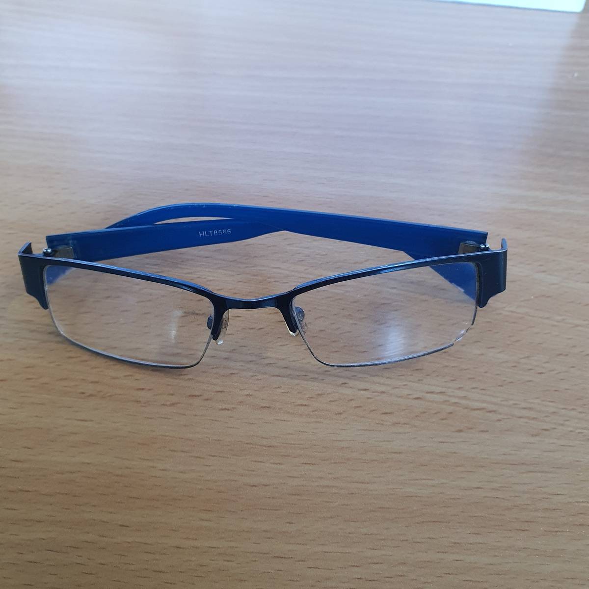 Dioptrické brýle byly nalezeny včera, 18.12.2023, v kinosále MKS HS ve 2.řadě, k vyzvednutí jsou v knihovně MKS HS.