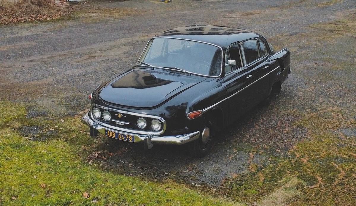 Tatru 603 2. série si v 60. letech pořídil DPP. Pak jezdila ve Středočeském kraji a Praze.