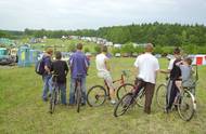 V roce 2003 dorazily první stovky mladých lidí 25. července do Ledkova u Kopidlna na Jičínsku.
