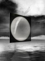 Peter Franck (Německo) - soubor nazvaný Ztraceno, nalezeno a viděno hledá odpověď na otázku, co v budoucnosti zbude z našich měst. Finalista soutěže Sony World Photography Awards v kategorii Kreativní fotografie. (Ukázka ze série snímků)