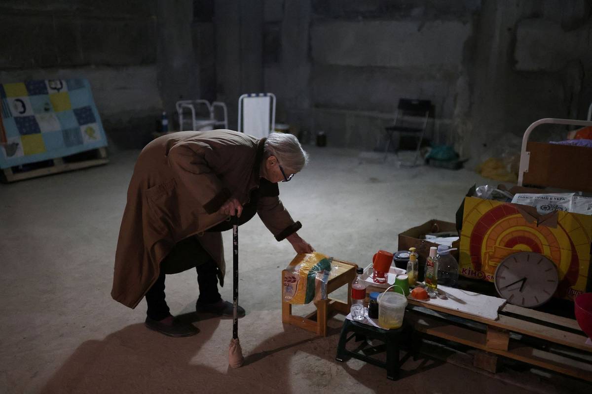 … a pak úklid na stole.