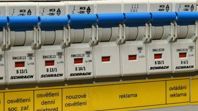 Chlácholení vlády je mimo. Elektřina výrazně zdraží statisícům rodin