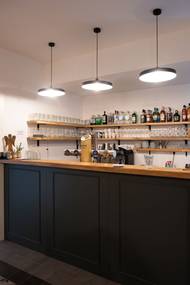 Až se oteplí, budou moct hosté posedět i venku.