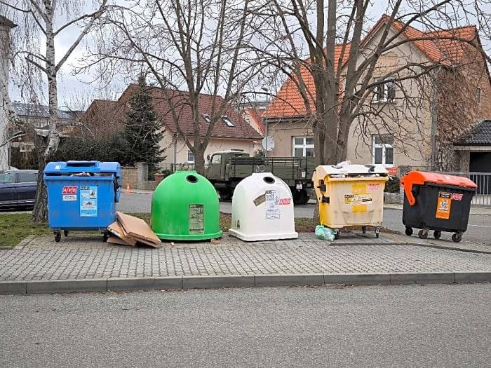 O víkendu k vývozu odpadu nedochází, ale zpravidla ve všední dny.