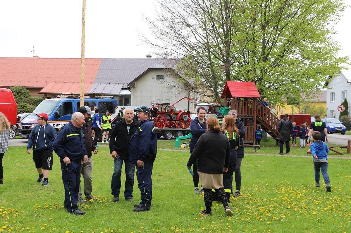 Zajtra 8.5.2024 v doobedňajších hodinách sa uskutoční Floriánsky sprievod hasičskej techniky. Zastávku bude mať aj v našej obci tradične na Pastierisku. Záujemcovia si môžu obzrieť aj vynovené priestory Hasičskej zbrojnice