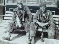 Vratislav Škráček (vlevo) sloužil u PTP dvacet šest měsíců v dolech na Ostravsku.