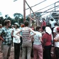 Lidé v Guyaně postavili také desítky domků a budov.