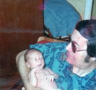 Ženy v Jonestownu také rodily děti. V sektě fungovaly jesle a školky, kde se děti vzdělávaly.