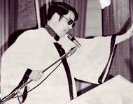 Jones se spolu se svou ženou Marceline Baldwin stali prvním bělošským párem ve městě Indianapolis, který adoptoval černošské dítě. Celkem přijali za své sedm dětí, z nichž většina byla afroamerického původu, další měla asijský původ. Měli také jednoho biologického syna. Kvůli rozličnému původu dětí si přezdívali "duhová rodina". Jonesův boj za rovnoprávnost Afroameričanů byl o to více překvapující, že jeho otec byl naopak příslušníkem militantní rasistické organizace Ku-klux-klan.