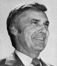 Zatímco propagační brožury líčily život v Jonestownu jako hotový ráj na Zemi, na povrch začaly vyplouvat informace o totalitním systému. Množila se svědectví o tom, že je tu řada lidí držena proti své vůli a je vystavena psychickému i fyzickému násilí a vydírání. Taky se, podobně jako před tím v USA, objevila obvinění, že v Jonestownu dochází k sexuálnímu zneužívání.