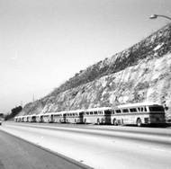 Každý, kdo se rozhodl vstoupit do Jonesovy sekty Chrám lidu, musel do společného fondu odevzdat veškerý svůj materiální majetek. Jones sliboval, že se sekta o své členy postará. Chrám lidu tak disponoval nemalými finančními prostředky.