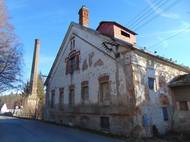 Herec Luděk Munzar se v roce 1933 narodil v obci Nová Včelnice v jižních Čechách. K tamnímu zámeckému areálu z 19. století patřil i Havelkův mlýn, který měli pronajatý jeho rodiče.