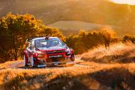 Aurelien Vialatte: Sebastien Ogier testuje vůz Citroen C3 WRC ve francouzském Rosansu.
