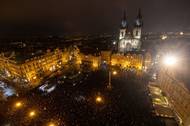 Příznivci Petra Pavla dokázali krátce před druhým kolem prezidentských voleb zaplnit Staroměstské náměstí v Praze. 25. ledna 2023