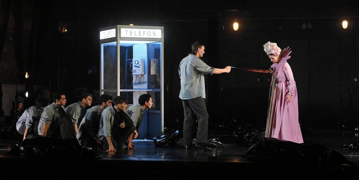 Vpravo jsou David Szendiuch jako Modrovous a Radoslava Müller v roli Judity.