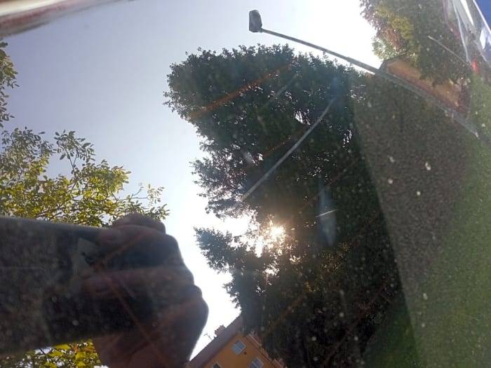 Žádost byla předána odboru životního prostředí a Technickým službám Uničov. Konkrétní čas sekání trávy v konkrétních lokalitách nelze s dostatečným předstihem přesně určit. Obsluha sekaček bude upozorněna na nutnou obezřetnost při sekání v blízkosti zaparkovaných automobilů.