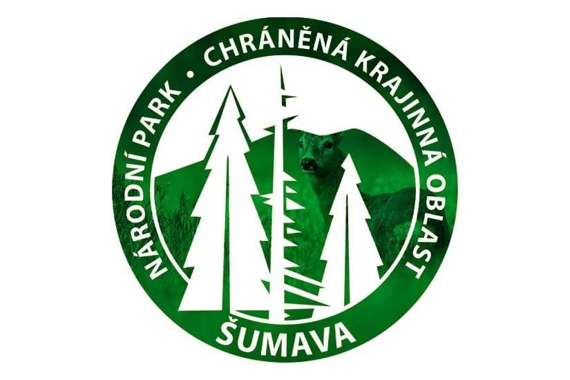 Výtvarná soutěž NP Šumava s názvem "Tlející dřevo - místo pro život" probíhá od března do srpna 2024 a všechny informace a pravidla se dočtete zde: https://1url.cz/@vytvarnasoutez.NPSumava
Letošní ročník probíhá ve spolupráci s Národním parkem Bavorský les a městem Vimperk v rámci festivalu NaturVision – týden přírody.