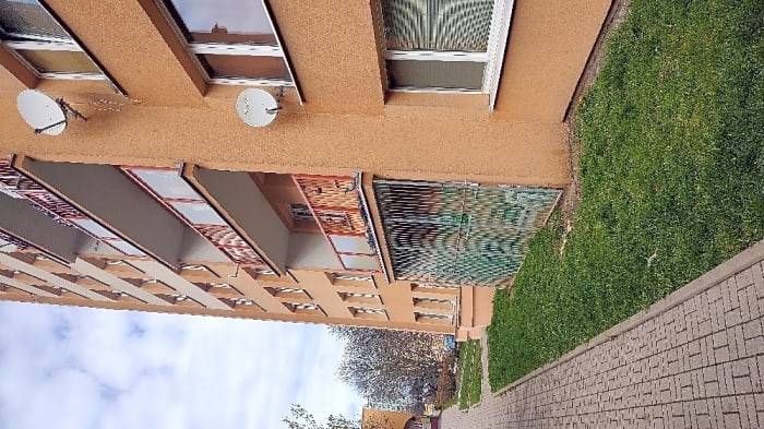 Dobrý den, městská policie na místo vyšle hlídku strážníků, kteří provedou na základě Vašeho oznámení místní šetření. 
Ing. Jaroslav Hrvol ředitel, Městská policie Most