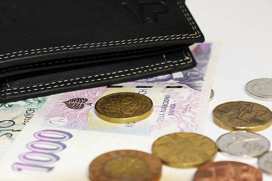 Upozorňujeme, že splatnost místních poplatků  končí 30.4.2024.
Prosíme Vás o včasné zaplacení.
POPLATEK ZA ODPADY
650,- Kč za každou osobu přihlášenou k trvalému pobytu v obci 
650,- Kč za rekreační objekt
splatnost do 30.4.2024
 

POPLATEK ZA PSY
za prvního 100,- Kč,
za každého dalšího 120,- Kč
Poplatky lze platit hotově v kanceláři OÚ nebo převodem na účet obce č. 3828161/0100
Více o místních poplatcích na Místní poplatky – Obec Chotusice nebo na Vyhlášky – Obec Chotusice