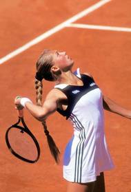 Na French Open například nikdy nedošla dál než do osmifinále.