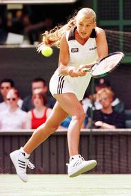 Bylo jí čerstvě 16 let, když si zahrála semifinále Wimbledonu a začalo se mluvit o nastupující tenisové šampionce.