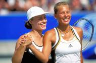 A právě díky těmto kvalitám se z ní stala skvělá deblistka. Utvořila nerozlučnou dvojici se Švýcarkou Martinou Hingisovou.