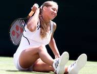 Stále častěji ji trápila zranění a od roku 2003 se z kurtů přesunula na modelingová mola.