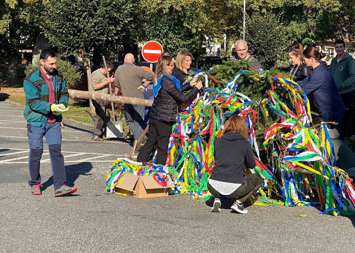 Starosta hasičů SDH Bítov zve všechny hasiče a občany s rodinami na stavění posvícenské májky v sobotu 12. října 2024 od 13:00 hod. u kostela.