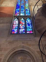 Před Tholey muslimská umělkyně vytvořila okna pro kostel v Rakousku. V USA navrhla okna tří chrámů v Tennessee, Texasu a Nebrasce.