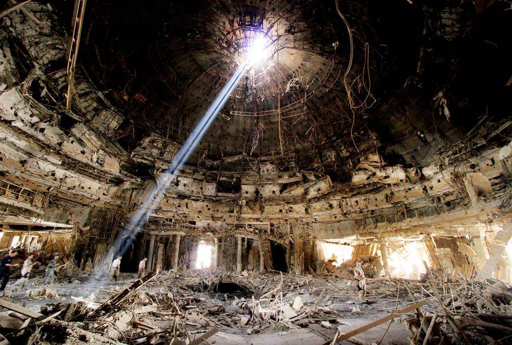 "Bunkr vydrží tlakovou vlnu z exploze jaderné bomby o velikosti té z Hirošimy, kdyby vybuchla 250 metrů daleko," cituje server Wired bezpečnostního konzultanta Karla Essera, který je zároveň architektem bunkru.