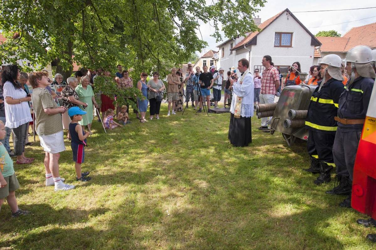 Žehnání hasičské techniky