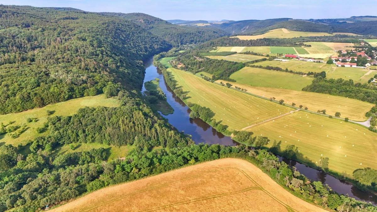Ve čtvrtek 10/10/2024 byl obci Nižbor doručen rozsudek Městského soudu v Praze. Obec Nižbor se na soud obrátila s žalobou proti rozhodnutí ministra životního prostředí Petra Hladíka o zamítnutí jejích námitek proti Záměru na vyhlášení Národního parku Křivoklátsko.