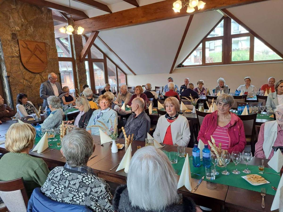 Dňa 16.10.2024 sa konalo posedenie pri príležitosti "Mesiaca úcty k starším"