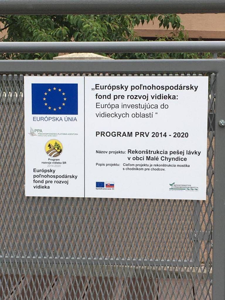 Rekonštrukcia pešej lávky a výstavba parkoviska v obci Malé Chyndice 