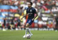 Podle agentury Reuters ale Payne také otevřeně mluvil o závislosti na drogách a alkoholu nebo psychických problémech. V roce 2019 přiznal deníku Guardian, že chodí na terapii. Drogy prý začal brát v době One Direction, aby nápor na psychiku ustál. Na snímku je při charitativním fotbalovém zápasu na stadionu Old Trafford.