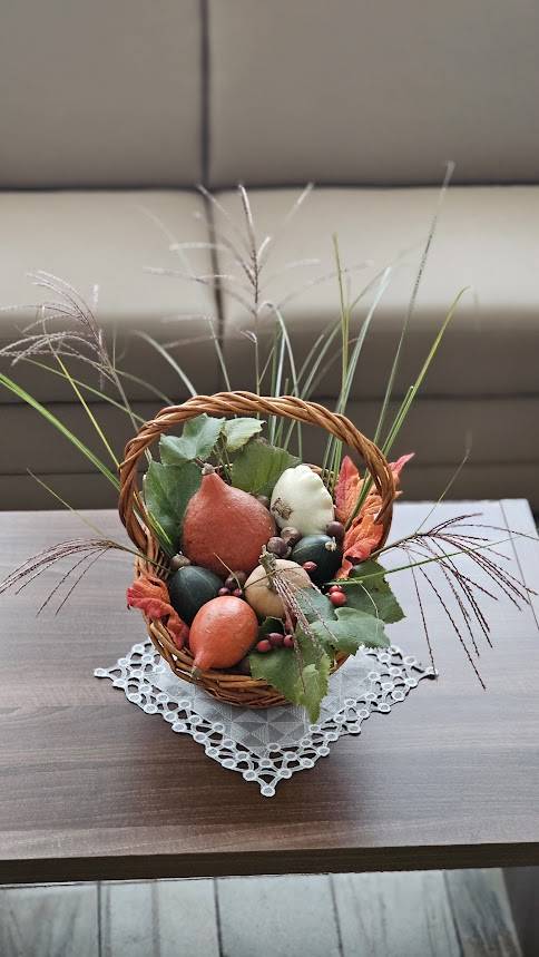 Pietny akt kladenia vencov k príležitosti 80. výročia oslobodenia našej obce.  OKTÓBER – MESIAC ÚCTY K STARŠÍM