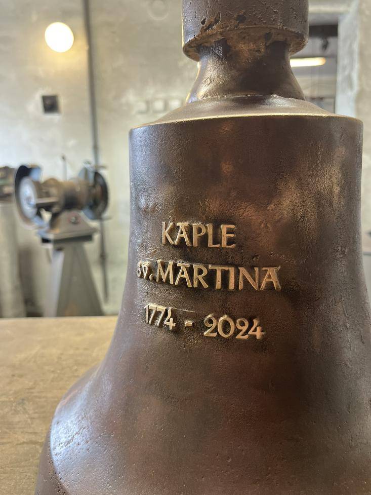 Vážení občané,  tento rok slavíme 250 let kdy Žehrovští tento stánek boží vystavěli. Kostelu se nikdy za války zabavený zvon nevrátil.