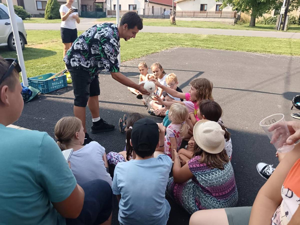 sobota 31.08.2024 - sportovní hry, soutěže, hádanky  a vystoupení PATRIKA JOO  -  žonglera a artisty, finalisty soutěže Česko  Slovensko má talent z roku 2011 - se   svým programem a se svými nevšedními   zvířátky chovanými doma  