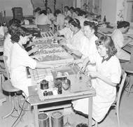 Výroba penicilinu v Československu začala 26. října 1949 v Roztokách u Prahy. Hlavní roli ve vývoji čs. penicilinu sehrála farmaceutická firma Benjamin Fragner v Dolních Měcholupech, kde se skupině českých vědců podařilo ve válečných podmínkách izolovat pod označením Mykoin BF 510 "první český penicilin". Lék ještě na sklonku druhé světové války zachránil několik lidských životů. Prvním uzdraveným se stal podle publicisty Františka Houdka třináctiletý chlapec, který se zranil o Vánocích roku 1944 při bruslení a kterého napadla prudká stafylokoková sepse a osteomyelitida (bakteriální zánět kostní dřeně).