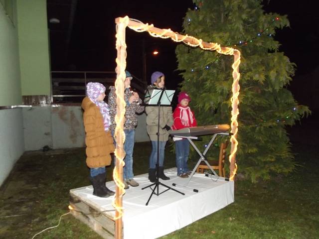 Rozsvícení vánočního stromu - listopad 2013