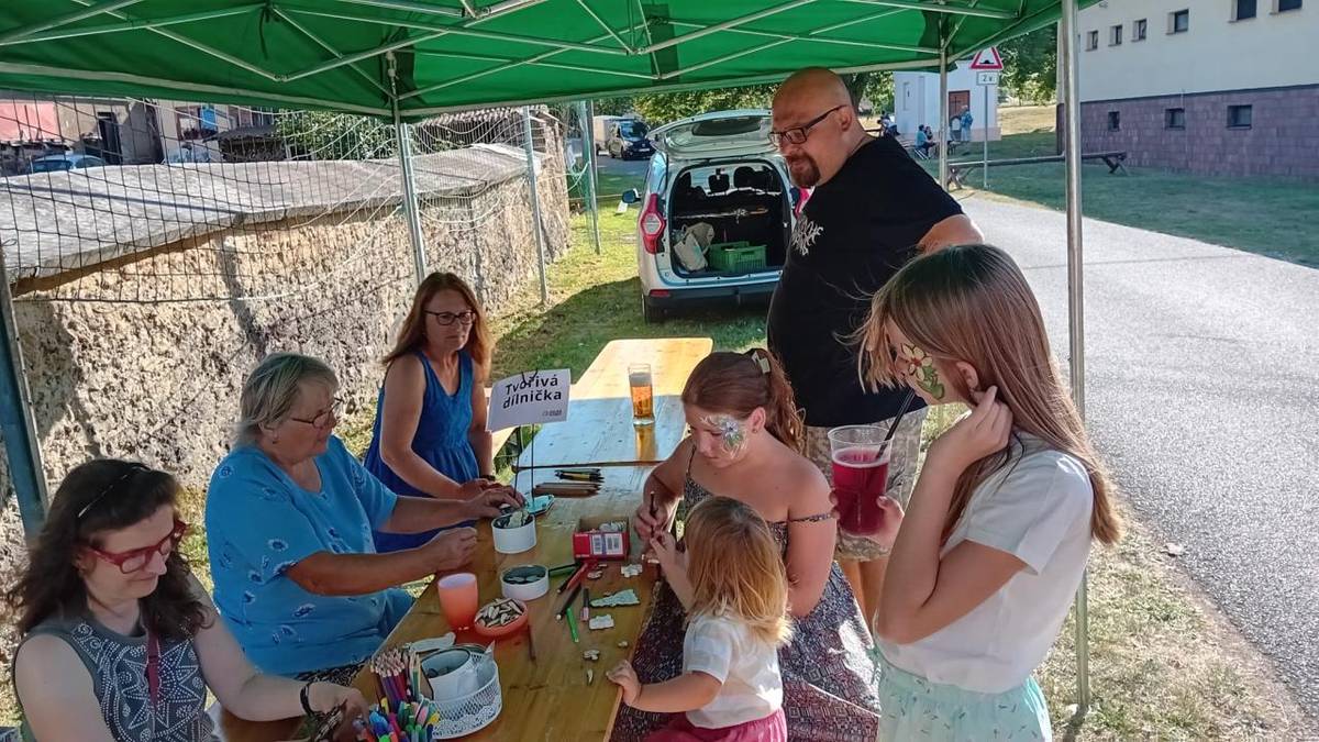 OÚ Vejvanov pořádalo 7. 9. 2024 na vejvanovské návsi loučení s létem.